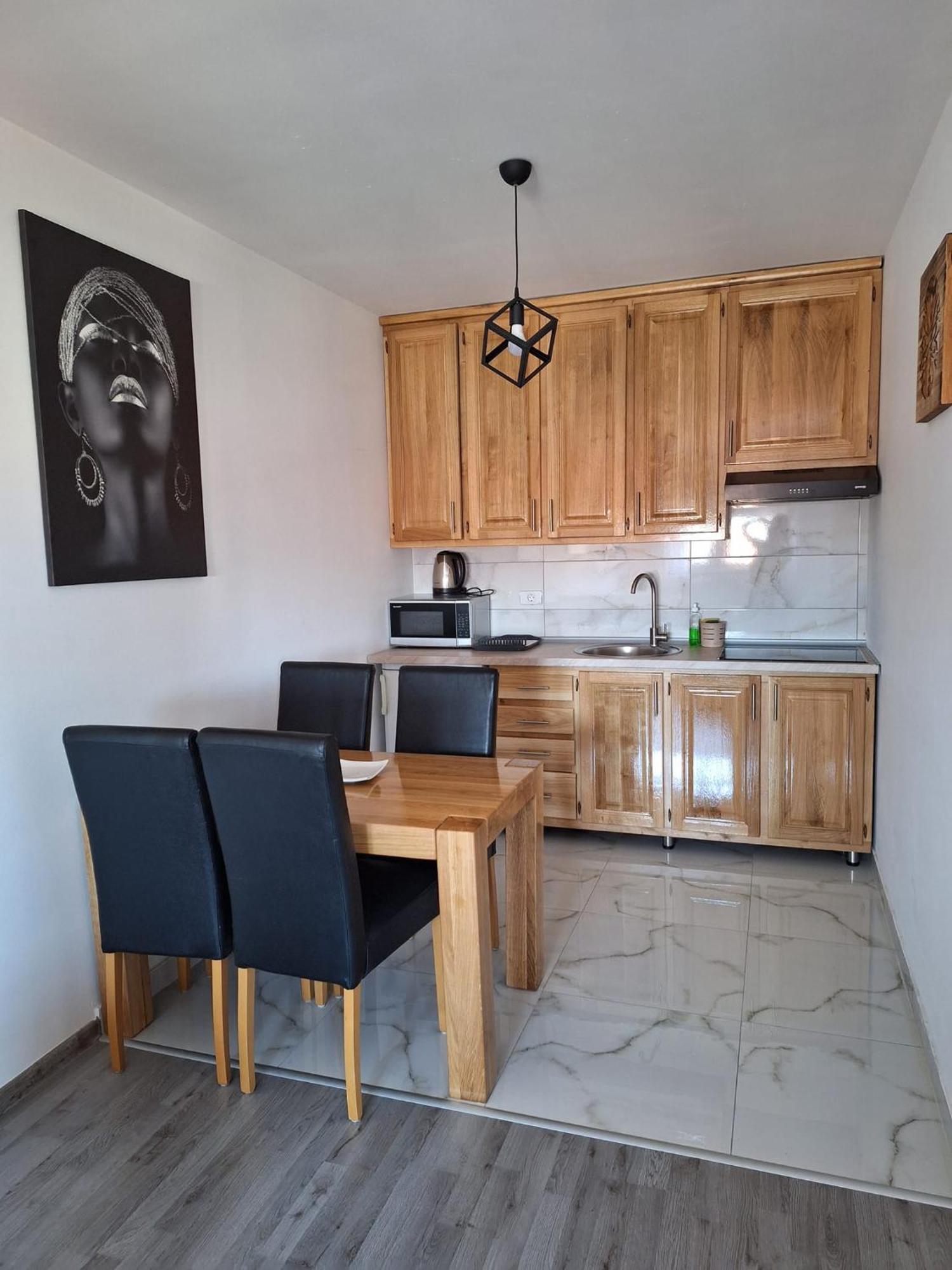 Apartman Lilly Modrica Exterior foto